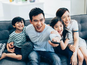 10 Rekomendasi Film Netflix Baru 2025: Bikin Baper, Tegang dan Ngakak!