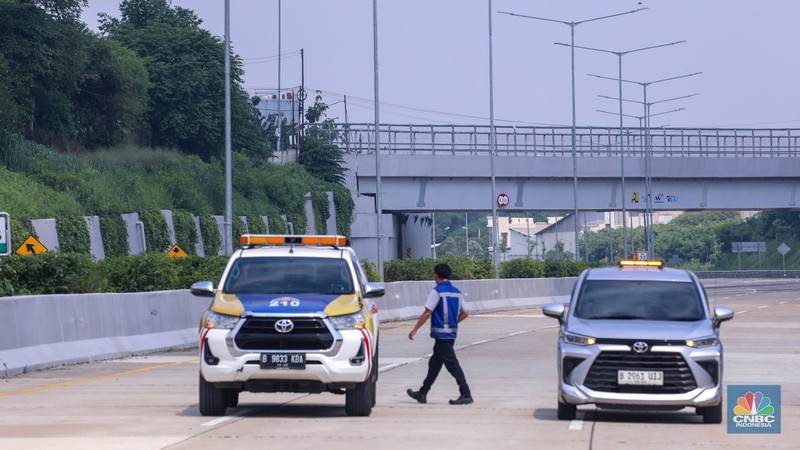Jalan Tol Serpong-Cinere Seksi 2 atau segmen Pamulang-Cinere yang terhubung Jalan Tol Outer Ring Road atau JORR 2, Tangerang Selatan siap beroperasi fungsional selama periode Nataru tahun ini, Senin (18/12/2023). (CNBC Indonesia/Faisal Rahman)