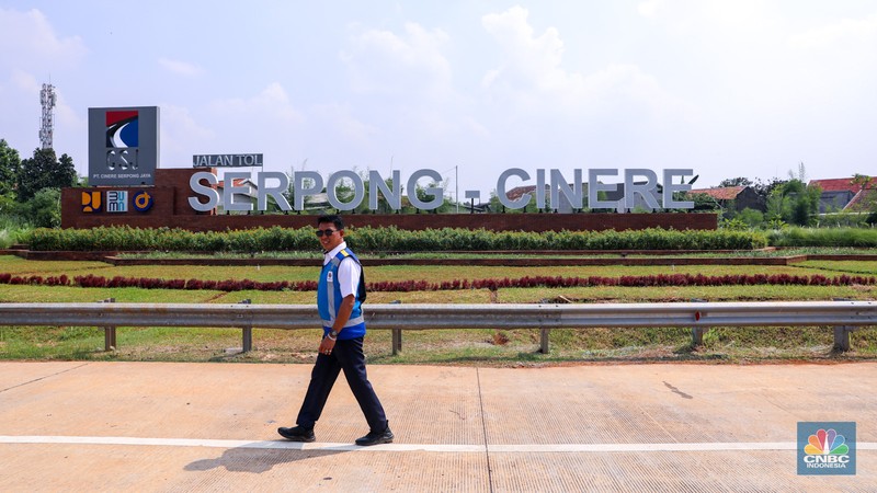 Jalan Tol Serpong-Cinere Seksi 2 atau segmen Pamulang-Cinere yang terhubung Jalan Tol Outer Ring Road atau JORR 2, Tangerang Selatan siap beroperasi fungsional selama periode Nataru tahun ini, Senin (18/12/2023). (CNBC Indonesia/Faisal Rahman)