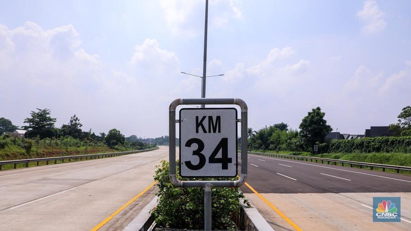 Jalan Tol Serpong-Cinere Seksi 2 atau segmen Pamulang-Cinere yang terhubung Jalan Tol Outer Ring Road atau JORR 2, Tangerang Selatan siap beroperasi fungsional selama periode Nataru tahun ini, Senin (18/12/2023). (CNBC Indonesia/Faisal Rahman)