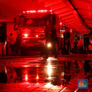 Kabel Terbakar di Blok M Square, Pengunjung Mal Berhamburan