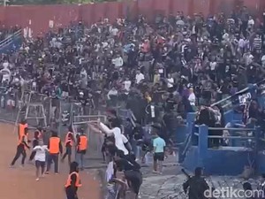Laga Persik vs PSM Dihentikan Menit 85 gegara Gol Yuran Diprotes