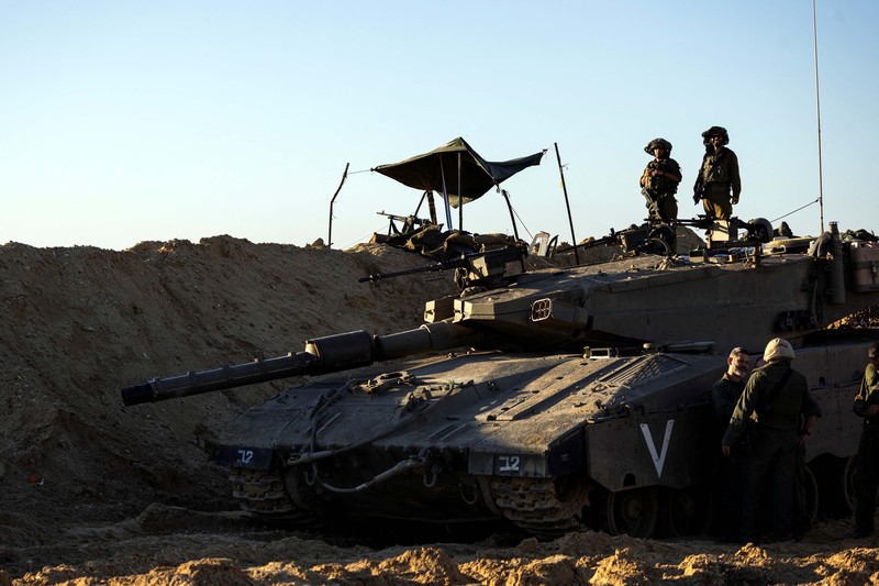 Militer Israel mengklaim telah menemukan terowongan beton dan besi berukuran sangat besar yang dikatakan bisa dilalui kendaraan pengangkut pejuang militan dari Gaza sampai ke perbatasan. (REUTERS/Amir Cohen) Militer Israel mengklaim telah menemukan terowongan beton dan besi berukuran sangat besar yang dikatakan bisa dilalui kendaraan pengangkut pejuang militan dari Gaza sampai ke perbatasan. (REUTERS/Amir Cohen)