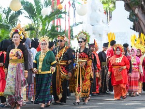 Upacara Hari Jadi Banyuwangi ke-252 Bertabur Busana Khas Nusantara!