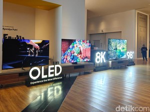 Menonton TV Terlalu Dekat Masih Merusak Mata? Ini Panduan Jarak  Idealnya