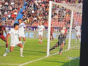 Persik Kediri Vs PSM Makassar Dihentikan Usai Gol Yuran Disahkan Wasit