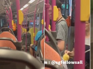 Diminta Turun dari Bus karena Bawa Durian, Wanita Ini Pilih Buang Durian!