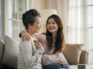 5 Hadis Tentang Ibu dan Keutamaan Berbakti Kepada Ibu