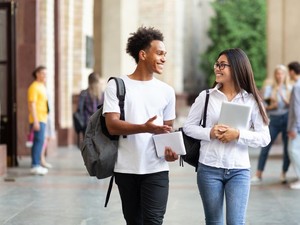Ingin Kuliah di Luar Negeri? Begini Tips Jaga Kesehatan Mental untuk Perantau