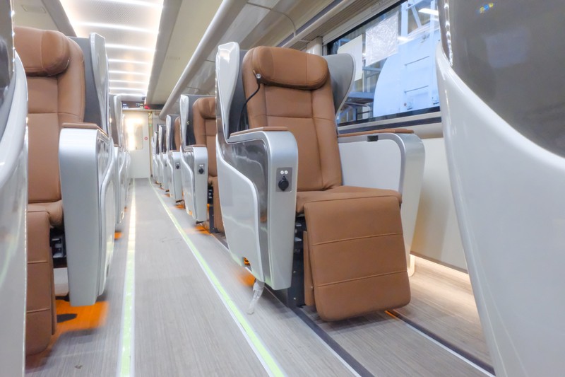 Interior gerbong Luxury Class KA Argo Lawu. (Dok: KAI) Interior gerbong Luxury Class KA Argo Lawu. (Dok: KAI)