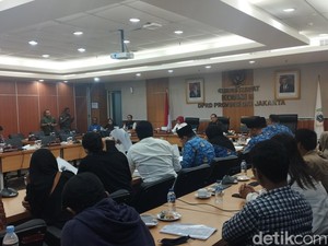 Legislator Mediasi Pedagang Kena Penertiban di Jaksel, Minta Ada Tempat Layak