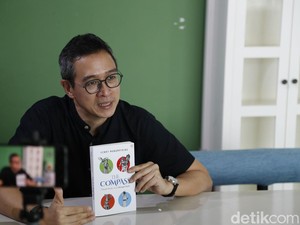 Henry Manampiring Tak Percaya Writers Block, Ungkap Siasat Hadapi Buntu Ide