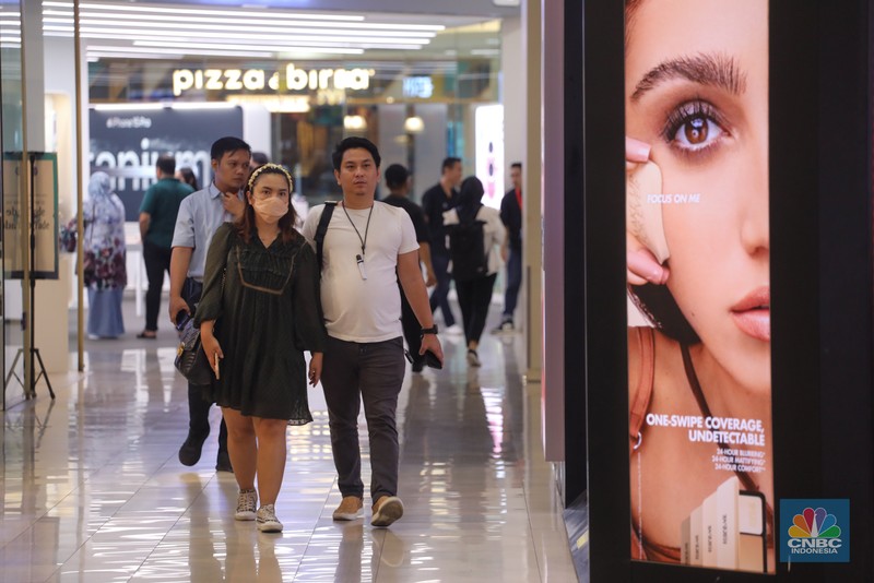 Suasana pusat perbelanjaan Kota Kasablanka di Jakarta, Selasa (19/12/2023). Suasana pusat perbelanjaan Kota Kasablanka di Jakarta, Selasa (19/12/2023). (CNBC Indonesia/Faisal Rahman)