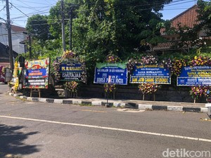 Suasana Rumah Duka Eks Dirut BRI Suprajarto di Jogja