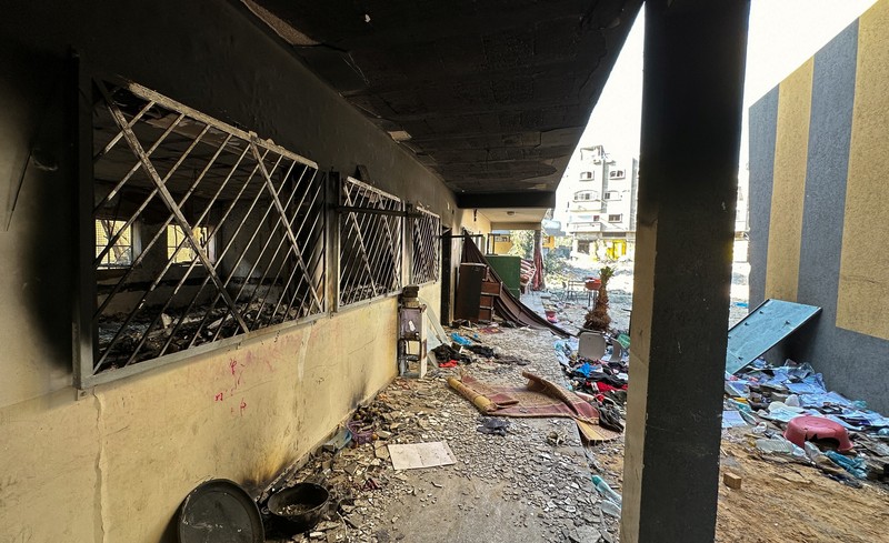 Belasan jenazah penuh peluru dan membusuk ditemukan bertumpuk di Sekolah Shadia Abu Ghazala sebelah barat kamp pengungsi Jabalia, di kawasan bernama Al-Faluja, Selasa (19/12/2023) waktu setempat. (REUTERS/Abed Sabah) Belasan jenazah penuh peluru dan membusuk ditemukan bertumpuk di Sekolah Shadia Abu Ghazala sebelah barat kamp pengungsi Jabalia, di kawasan bernama Al-Faluja, Selasa (19/12/2023) waktu setempat. (REUTERS/Abed Sabah)