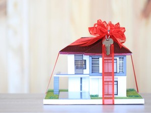 Pandu Sjahrir Bicara Pilihan Anak Muda Lanjut S2 Atau Beli Rumah, Ini Katanya