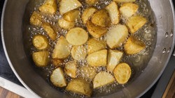 Yuk Disimak! Ini Batas Aman Penggunaan Minyak Goreng Bekas