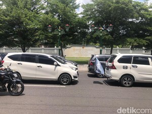Pergub Tarif Angkutan DIY Tuai Aksi Massa Driver Taksi Online