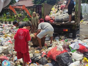 Demo Buang Sampah di Pendopo Sidoarjo Disebut Sarat Kepentingan