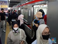 Jadwal KRL Commuter Line Malam Tahun Baru, Terakhir 03.05 WIB