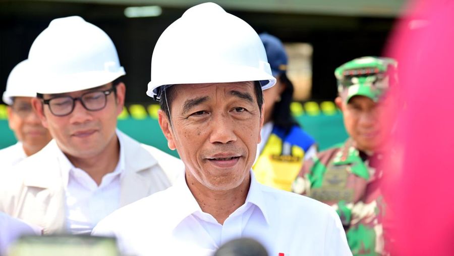 Presiden Joko Widodo meninjau progres pembangunan Hotel Nusantara di Ibu Kota Nusantara (IKN), Kabupaten Penajam Paser Utara, Provinsi Kalimantan Timur, pada Rabu, (20/12/2023). (Dok. Muchlis Jr - Biro Pers Sekretariat Presiden)