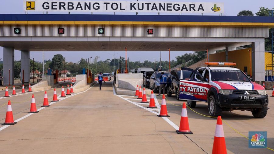 Ruas Tol Jakarta Cikampek II Selatan (Japek II Selatan), Purwakarta, Jawa Barat, Senin (18/12/2023). (²©²ÊÍøÕ¾/Faisal Rahman)