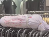 ZARA di PIM Digeruduk, Pendemo Bawa Replika Jenazah Bayi
