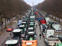Potret Ribuan Traktor Blokir Jalan di Jerman, Ada Apa?
