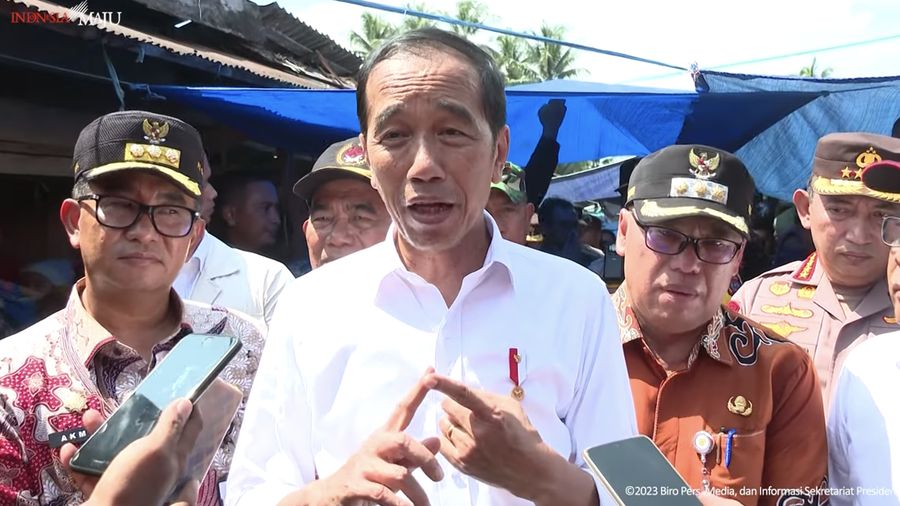 Keterangan Pers Presiden Jokowi Saat Kunjungi Pasar Waru, Penajam Paser Utara, 21 Desember 2023. (Tangkapan Layar Sekretariat Presiden)
