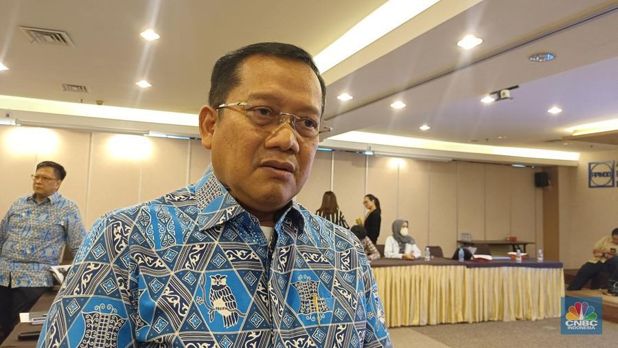 Wakil Ketua Bidang Ketenagakerjaan Asosiasi Pengusaha Indonesia (Apindo) Darwoto menyebut ada sejumlah kepala daerah yang melakukan politisasi upah minimum. (CNBC Indonesia/Martyasari Rizky)