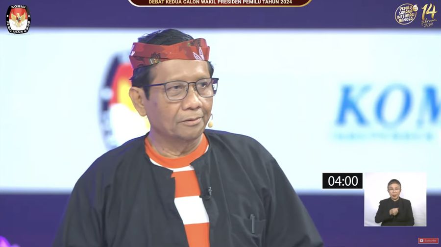 Calon wakil presiden (Cawapres) Mahfud MD nomor urut 3, aat menyampaikan visi dan misi dalam debat kedua yang digelar di Jakarta Convention Center (JCC) pada Jumat (22/12/2023). (Tangkapan layar Youtube KPU RI)