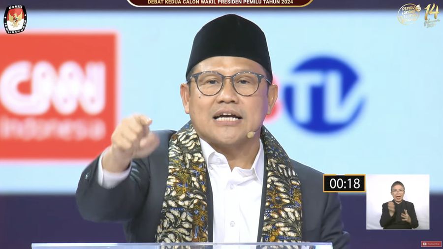 Calon wakil presiden (Cawapres) Muhaimin Iskandar alias Cak Imin nomor urut 1, saat menyampaikan visi dan misi dalam debat kedua yang digelar di Jakarta Convention Center (JCC) pada Jumat (22/12/2023). (Tangkapan layar Youtube KPU RI)