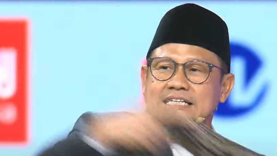 Calon wakil presiden (Cawapres) Muhaimin Iskandar alias Cak Imin nomor urut 1, saat menyampaikan visi dan misi dalam debat kedua yang digelar di Jakarta Convention Center (JCC) pada Jumat (22/12/2023). (Tangkapan layar Youtube KPU RI)