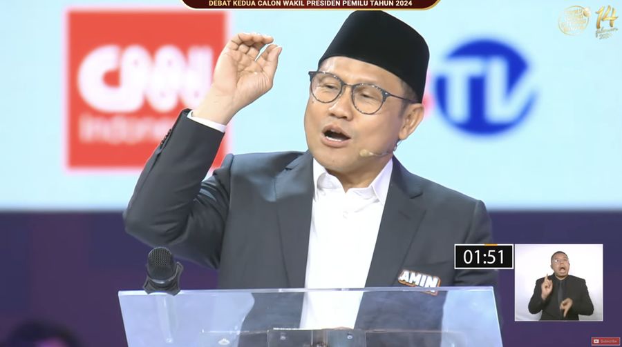 Calon wakil presiden (Cawapres) Muhaimin Iskandar alias Cak Imin nomor urut 1, saat menyampaikan visi dan misi dalam debat kedua yang digelar di Jakarta Convention Center (JCC) pada Jumat (22/12/2023). (²©²ÊÍøÕ¾/Faisal Rahman)