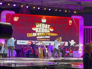 Momen Gibran Bakar Semangat Pendukung saat Jeda Iklan Debat Kedua