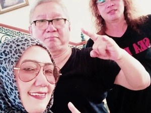 4 Lady Rocker yang Pernah Diproduseri Log Zhelebour