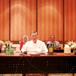 Resmi Kerja Lagi, Ini Tampilan Perdana Luhut di Depan Publik