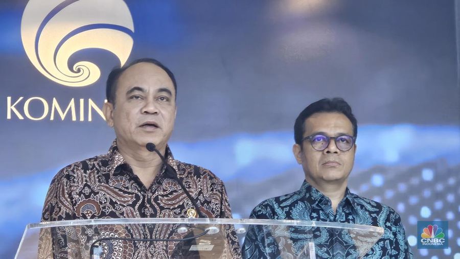 Menteri Komunikasi dan Informatika Budi Arie Setiadi telah menandatangani Surat Edaran Menkominfo nomor 9 Tahun 2023 tentang etika kecerdasan buatan (Artificial Intelligence/AI). (CNBC Indonesia/Intan Rakhmayanti Dewi)