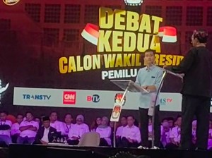 Kala Anies Mengangguk saat Mahfud Sebut Gibran Jawab Tak Sesuai Pertanyaan