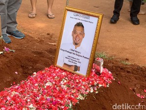 Pemakaman Chef Haryo Berlangsung Haru