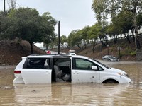 7 Hal yang Wajib Dilakukan Jika Mobil Terendam Banjir, Simak!
