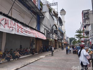 Jabar Hari Ini: Bentrok Panas PKL Vs Satpol PP Bandung