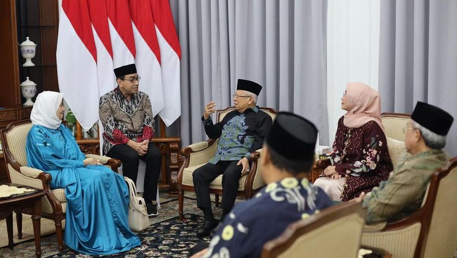 Wakil Presiden Ma'ruf Amin menerima kunjungan Cendekiawan Perempuan Mesir Dr. Nahlah Sabry El-Saidy, di Rumah Dinas, Jakarta. (Instagram @kyai_marufamin)