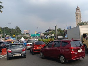 Cerita Pengendara Terjebak Macet Imbas One Way Puncak Arah Jakarta