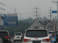 Libur Nataru, Begini Penampakan Mobil Mengular Padati Tol MBZ
