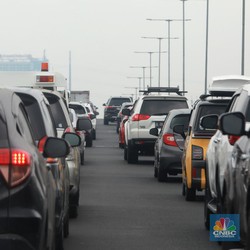 Contraflow Berlaku di Tol Japek Arah Jakarta KM70-KM36