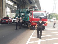 Mulai Besok, Mobil Barang Rute Jakarta, Banten-Jabar Haram Via Tol Ini