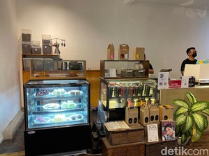 Second Floor Coffee Sanur, Menikmati Secangkir Kopi Bonus View Titi Banda