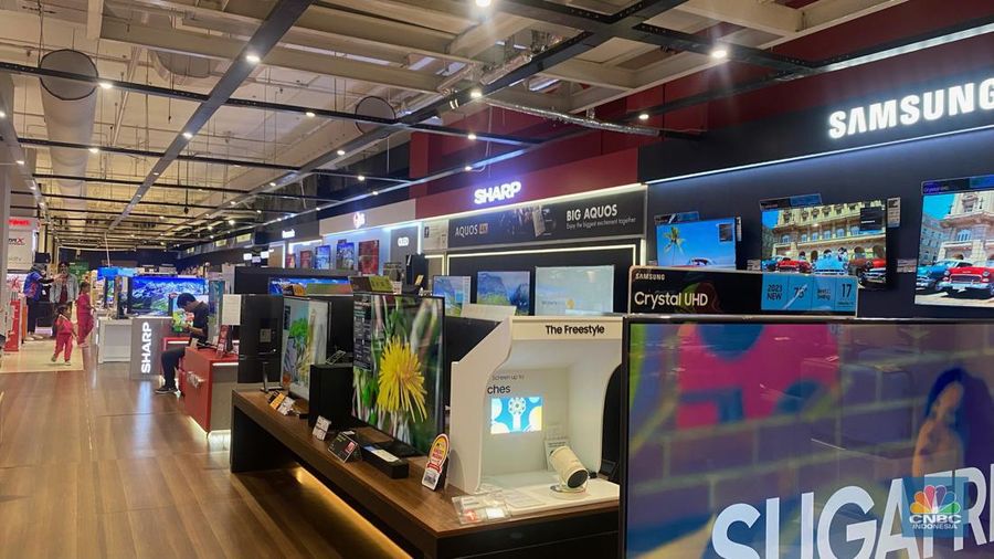 Transmart Full Day Sale kembali digelar pada Sabtu (23/12/2023) hari ini. Beberapa produk mendapatkan diskon hari ini. (CNBC Indonesia/Novina Putri)