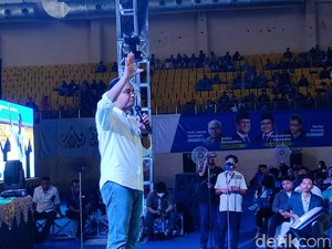 Ditanya Mahasiswa soal Angin, Anies Tunjukkan Potret Satelit Polusi di Jakarta